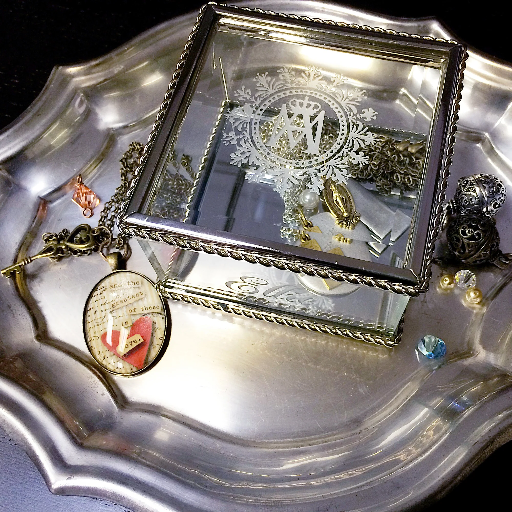 Ave Maria Glass Keepsake Box - Image 3